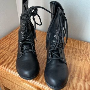 Women’s size 11 boot